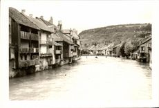 PHOTO Village at the edge of water