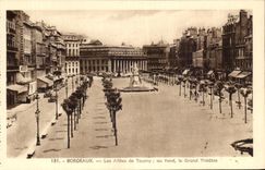 CPA Bordeaux Alleys of Tourny at the bottom the Large Theater