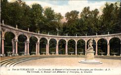 CPA Parc de Versailles La Colonnade de Mansart et I'enlevement de Proserpine par Girardon 