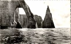 CPA Normandy the Gate Of downstream And Manneperte Seen Of the Open sea Etretat