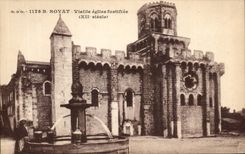 CPA Royat Old woman Fortifiee Church