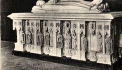 Moldeado del corazon de Jacques del hotel de CPA Bourges de la tumba del duque Jean de Berry