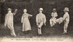 CPA Clermont Ferrand the fountain The bourree of Auvergne