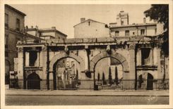 CPA Nimes la puerta de Auguste