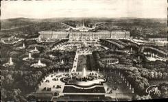 CPA Versailles Et Ses Merveilles Vue Generale sur le Parc et le Chateau