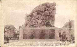 CPA the Monument with the soldiers and the French victory Pierre Poisson Militaria Le Havre