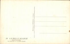 CPA Beautiful Alsace Riquewihr the fountain and the high door