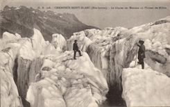 CPA Chamonix Mont Blanc the Glacier of Bossonr to the Plate of the Alpinism Medium