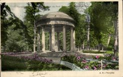 CPA Versailles Parc du petit Trianon Temple de l'amour 