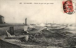 CPA Le Havre Entrance Of the Port By Heavy weather