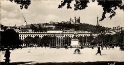 CPA Lyon Places Bellecour And Colline De Fourviere