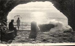 CPA Biarritz Vue prise de la Grotte du Phare