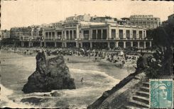 CPA Biarritz La Plage Devant Le Casino