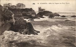 CPA Biarritz Effet De Vagues Au Port Vieux