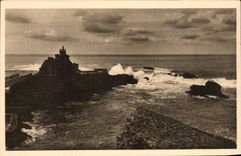 CPA La Douce France Cote Basque Biarritz Le Rocher De La Vierge