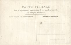 Nino verdadero de la foto en un parque