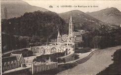 CPA Lourdes the Basilica and the Station
