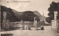 CPA Lourdes Entering of the Esplanade