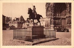 CPA Rheims Statue of Automobile Jeanne d' Arc