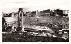 CPA Arles Together Of the Ruins Of the Ancient Theater