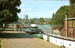 MODERN CARD The Henley Walk One Thames