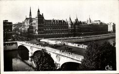 CPA Paris the Bridge with the Exchange and the Caretaker's lodge