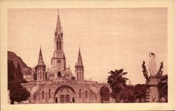 CPA Lourdes Basillque and the Couronnee Virgin