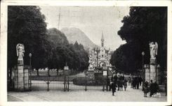 CPA Lourdes Entrance of the Basilica