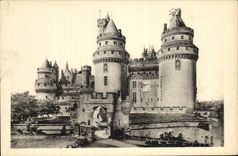 CPA Chateau De Pierrefonds Tours Jules Cesar et Charlemagne