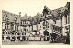 CPA Chateau De Pierrefonds Cour D'Honneur
