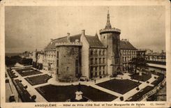 CPA Angouleme Hotel De Ville Cote Sud et Tour Marguerite de Valois
