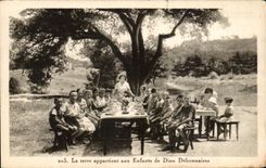 CPA la tierra pertenece a los ninos de dios Debonnaires Enfants