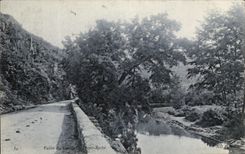 CPA Valley Of the Cousin Under Rock