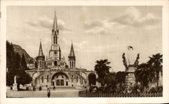 CPA Lourdes the Basilica and the virgin couronnee