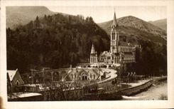 CPA Lourdes Overall picture on the basilica