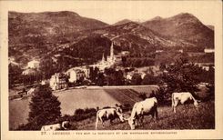 CPA Lourdes Seen on the surrounding Basilica and mountains Cows