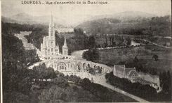CPA Lourdes Overall picture of the Basilica