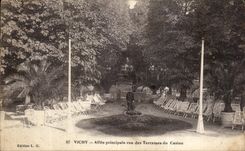 CPA Vichy Allee principale vue des Terrasses du Casino 