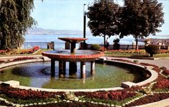 CPA Thonon Les Bains Gardens of the Castle of Sonnaz Leman and the Bank