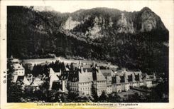 Opinion chartreuse grande de la cria de CPA Dauphine