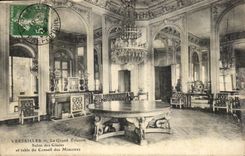 CPA Versailles Le Grand Trianon Salon des Glaces et table du Conseil des Ministres