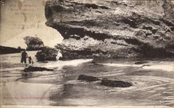 CPA Biarritz Sous la roche du Basta 