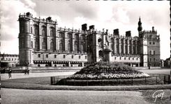 CPA Saint Germain En Laye Et Ses Merveilles Le Chateau vu de I'esplanade