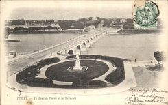 CPA Tours Le Pont de Pierre et la Tranchee