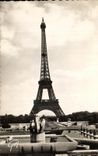 CPA Paris Et ses Merveilles La toudr Eiffel Vue des Jardins du Palais Chaillot
