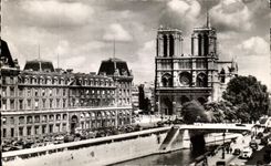 CPA Paris Notre Dame and the Bridge with the Double