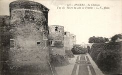 CPA Angers the Castle Seen of Tours of the Dimension Entrance