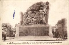 CPA the monument of the Le Havre-native soldiers and with the French victory