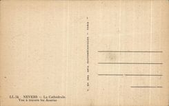 CPA Nevers la catedral vista a traves de los acacias