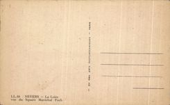 CPA Nevers el mariscal visto Loire de Foch del jardin publico